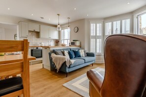 TV, fireplace - 2 Bed in Southwold (oc-hdoubl) (Southwold)