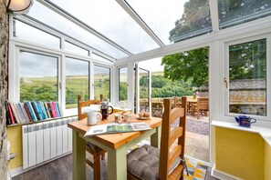 Dining - 2 Bed in Arkengarthdale (oc-ds951) (Arkengarthdale)