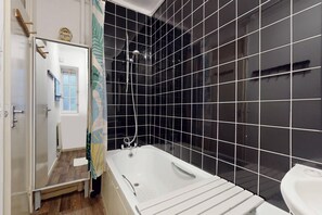 Hårtørrer, håndklæder, Sæbe, Shampoo