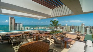 Outdoor dining - Beach Class Meireles (Fortaleza)