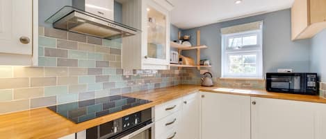 Microwave, oven, cookware/dishes/utensils