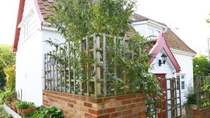 Property grounds - 2 Bed in Sweffling (oc-whcs) (Sweffling)