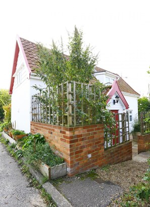 Property grounds - 2 Bed in Sweffling (oc-whcs) (Sweffling)