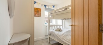 4 Bed in Reydon (oc-lxw)