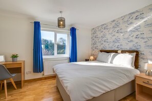 Iron/ironing board, free WiFi, bed sheets