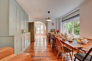 Dining - 6 Bed in Cromer (oc-1996) (Cromer)