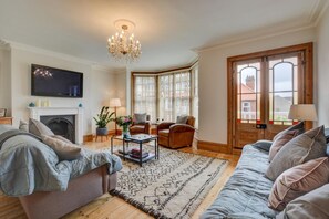 TV - 6 Bed in Cromer (oc-1996) (Cromer)