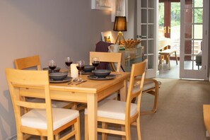 Dining - 3 Bed in Salthouse (oc-2002) (Salthouse)