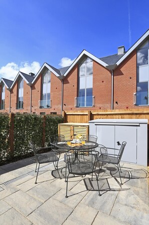 Outdoor dining - 2 Bed in Southwold (oc-8lt) (Southwold)