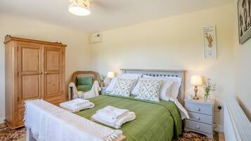 3 bedrooms, iron/ironing board, travel crib, free WiFi