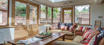 4 Bed in Harpley (oc-1989)