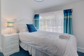 4 bedrooms, iron/ironing board, travel cot, free WiFi - 4 Bed in Wiggenhall St. Germans (oc-2011) (Wiggenhall Saint Germans)