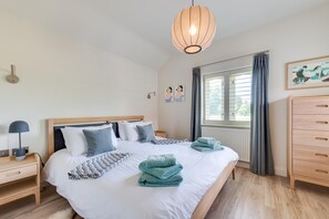 Iron/ironing board, travel cot, free WiFi, bed sheets - 2 Bed in Middleton (oc-rfb) (Middleton Moor)