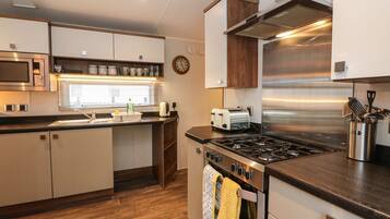 Cookware/dishes/utensils