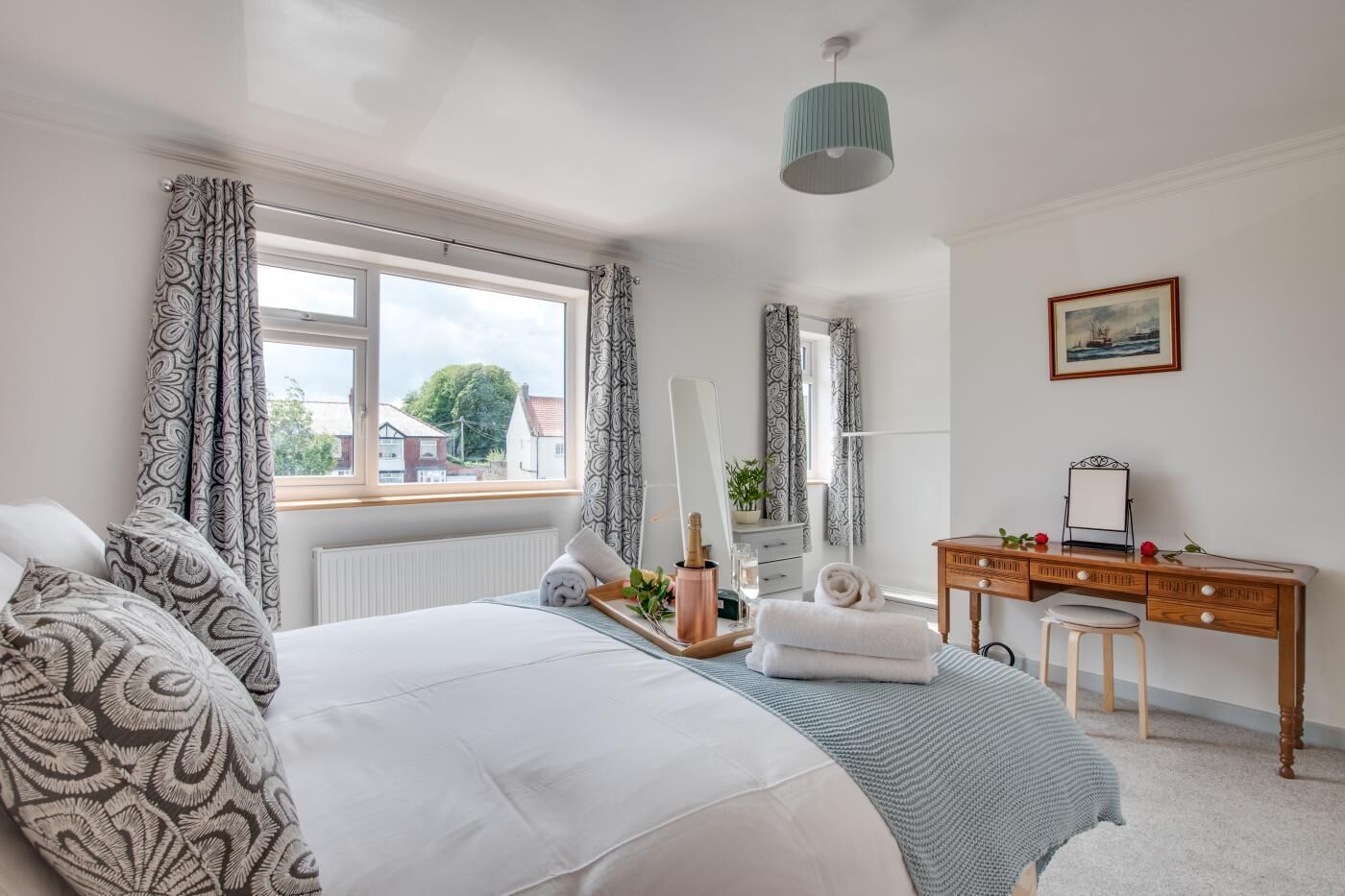 Iron/ironing board, free WiFi, bed sheets