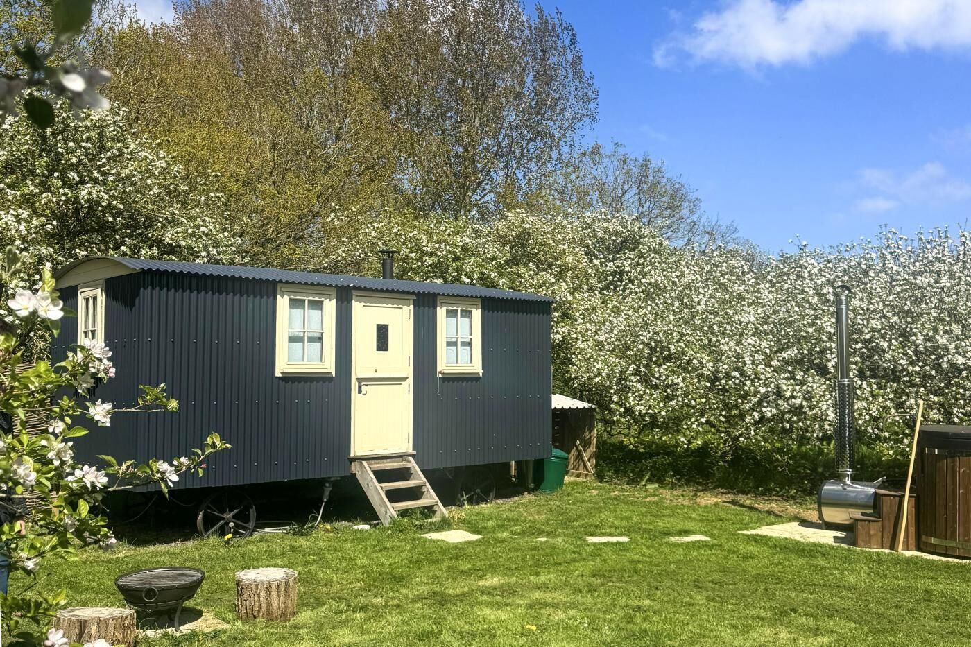 المنشأة من الخارج