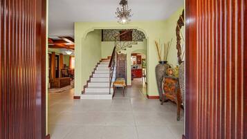 House, 4 Bedrooms, Garden View | Interior