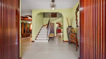 Rumah, 4 kamar tidur, pemandangan kebun | Interior