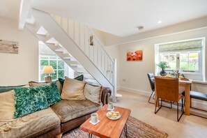 TV, fireplace - 2 Bed in Heacham (oc-2013) (Heacham)
