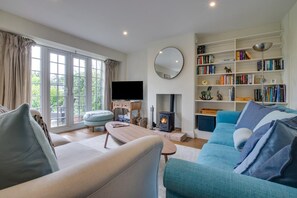 TV, fireplace - 4 Bed in Walberswick (oc-4ms) (Walberswick)