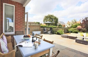Outdoor dining - 3 Bed in Southwold (oc-18pa) (Southwold)