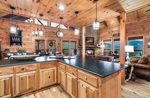 Interior - Spacious Gatlinburg getaway spacious for up to 12 guests. (Gatlinburg)