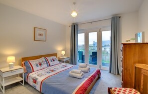 Travel cot, free WiFi, bed sheets - 4 Bed in Beadnell (oc-gd1280) (Beadnell)