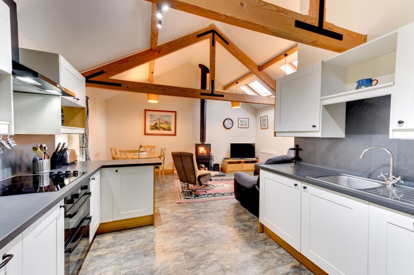 Oven, dishwasher, cookware/dishes/utensils