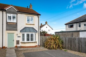 Exterior - 3 Bed in Beadnell (oc-gd1173) (Beadnell)