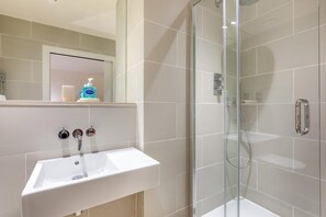 Hair dryer, towels - 2 Bed in Bamburgh (oc-gd1165) (Bamburgh)
