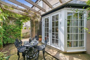 Outdoor dining - 2 Bed in Bamburgh (oc-gd1165) (Bamburgh)