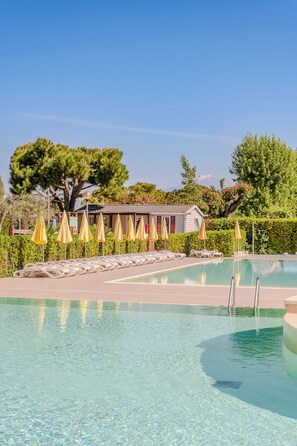 Seasonal outdoor pool