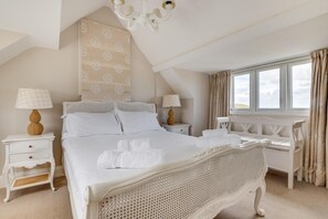 Travel cot, free WiFi, bed sheets - 4 Bed in Bamburgh (oc-gd1264) (Bamburgh)