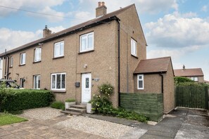 Exterior - 1 Bed in Seahouses (oc-gd1735) (Seahouses)