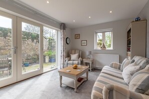 TV - 2 Bed in Beadnell (oc-gd0376) (Beadnell)