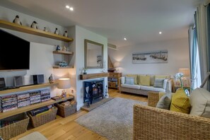 TV - 2 Bed in Bamburgh (oc-gd1352) (Bamburgh)