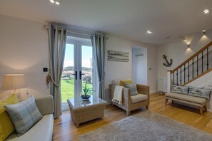 TV - 2 Bed in Bamburgh (oc-gd1352) (Bamburgh)