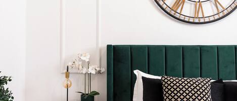 Fer et planche à repasser, lit parapluie, Wi-Fi gratuit, draps fournis