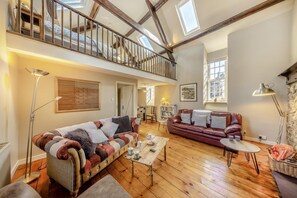 TV, fireplace - 3 Bed in Dolgellau (oc-h31822) (Dolgellau)