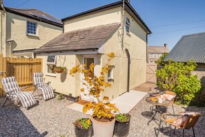 Outdoor dining - 1 Bed in Summercourt (oc-b31829) (Summercourt)