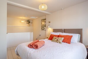 Travel cot, free WiFi, bed sheets - 1 Bed in Summercourt (oc-b31829) (Summercourt)