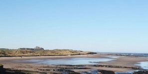 Beach - 4 Bed in North Sunderland (oc-gd0238) (North Sunderland)