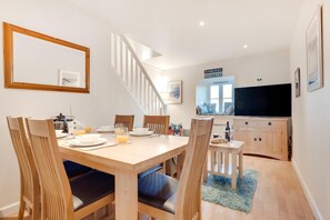 Dining - 2 Bed in Waren Mill (oc-gd0212) (Waren Mill)