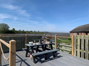 Outdoor dining - 2 Bed in Waren Mill (oc-gd0212) (Waren Mill)