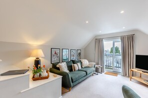 TV - 2 Bed in Ludlow (oc-c31883) (Ludlow)