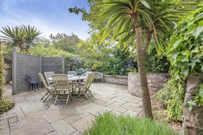 Outdoor dining - 3 Bed in Bamburgh (oc-gd0468) (Bamburgh)