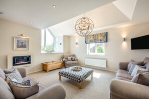 TV - 3 Bed in Bamburgh (oc-gd0468) (Bamburgh)