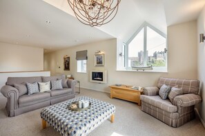 TV - 3 Bed in Bamburgh (oc-gd0468) (Bamburgh)