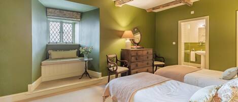 Strykejern/-brett, wi-fi (inkludert) og sengetøy