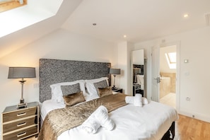3 Schlafzimmer, Reisekinderbett, kostenloses WLAN, Bettwäsche